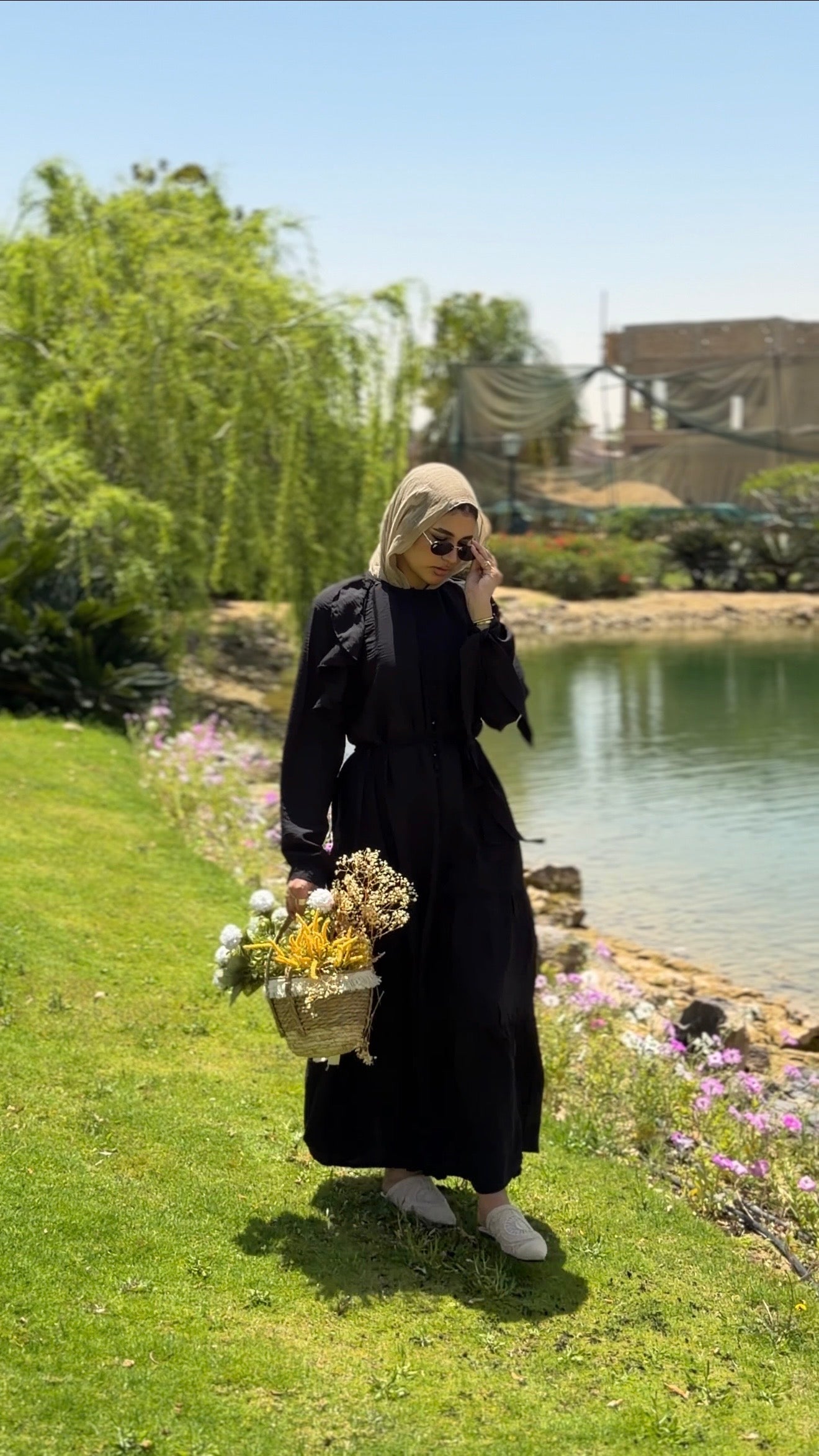 The Ruffled blooms dress in noir