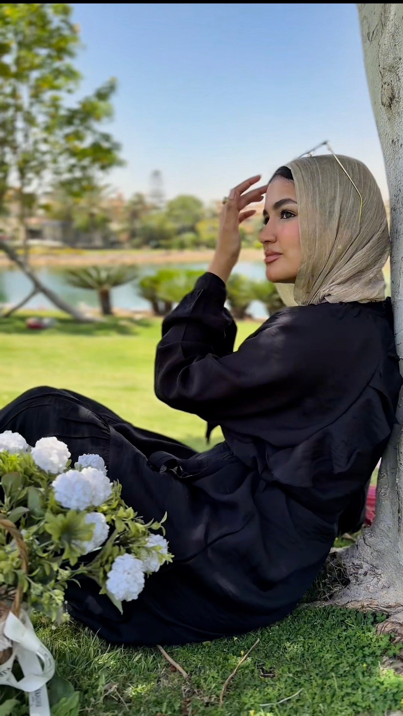 The Ruffled blooms dress in noir